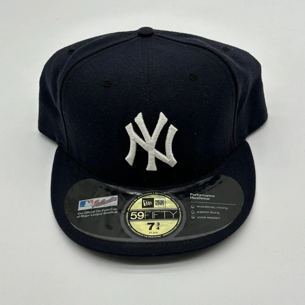 New Era Men’s New York Yankees Fitted Hat Size 7 3/4 (61.5‎ cm)